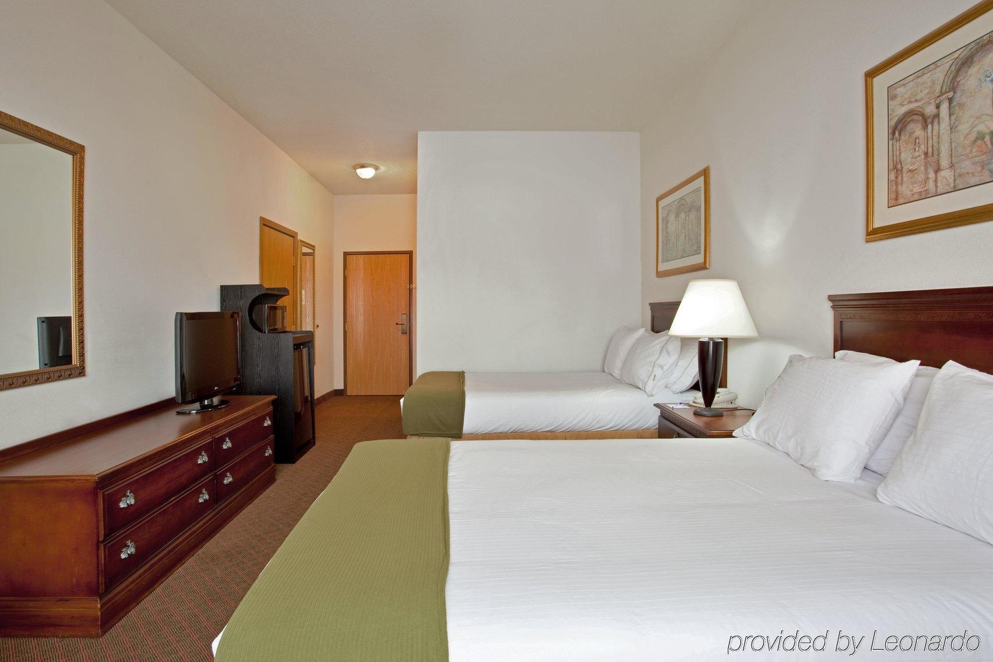 Holiday Inn Express Rochelle By Ihg Room photo