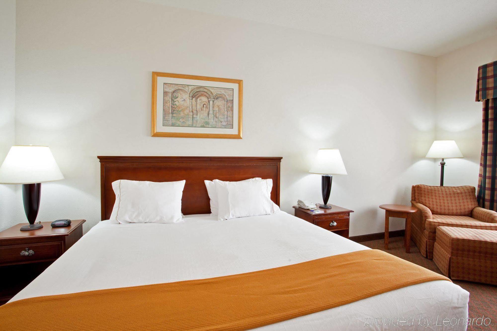 Holiday Inn Express Rochelle By Ihg Exterior photo